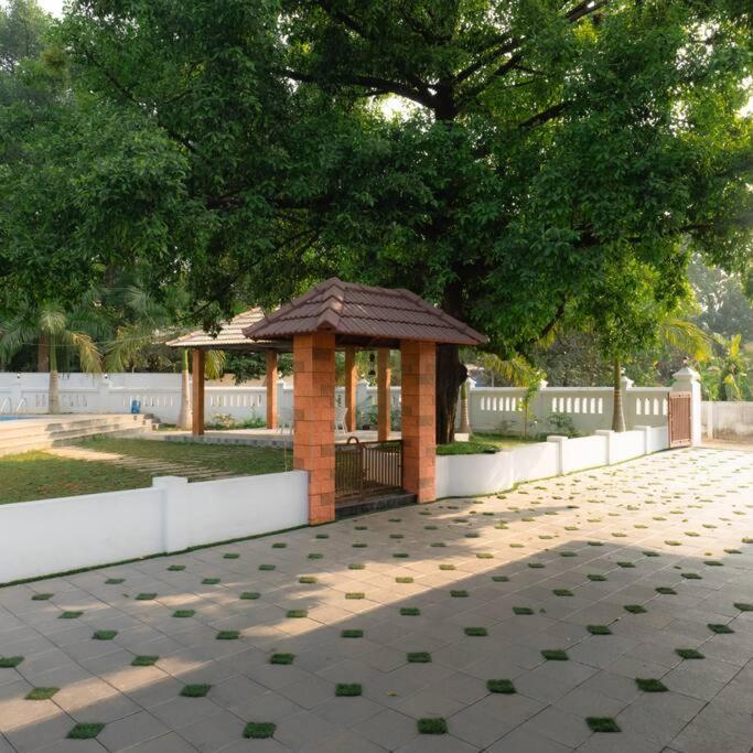 Tamarind Heritage Holiday Home Angamali Kültér fotó