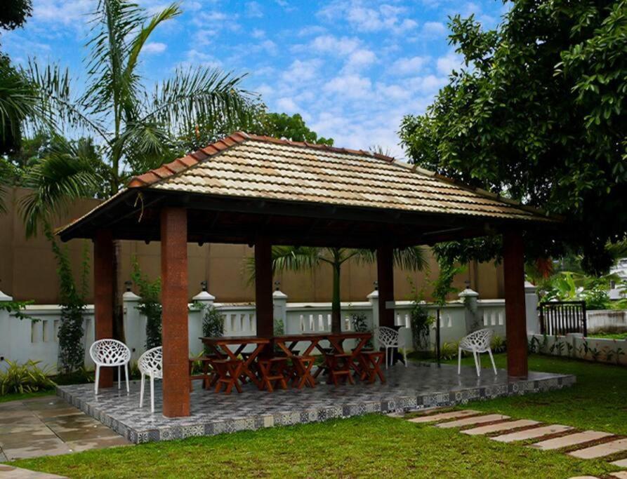 Tamarind Heritage Holiday Home Angamali Kültér fotó